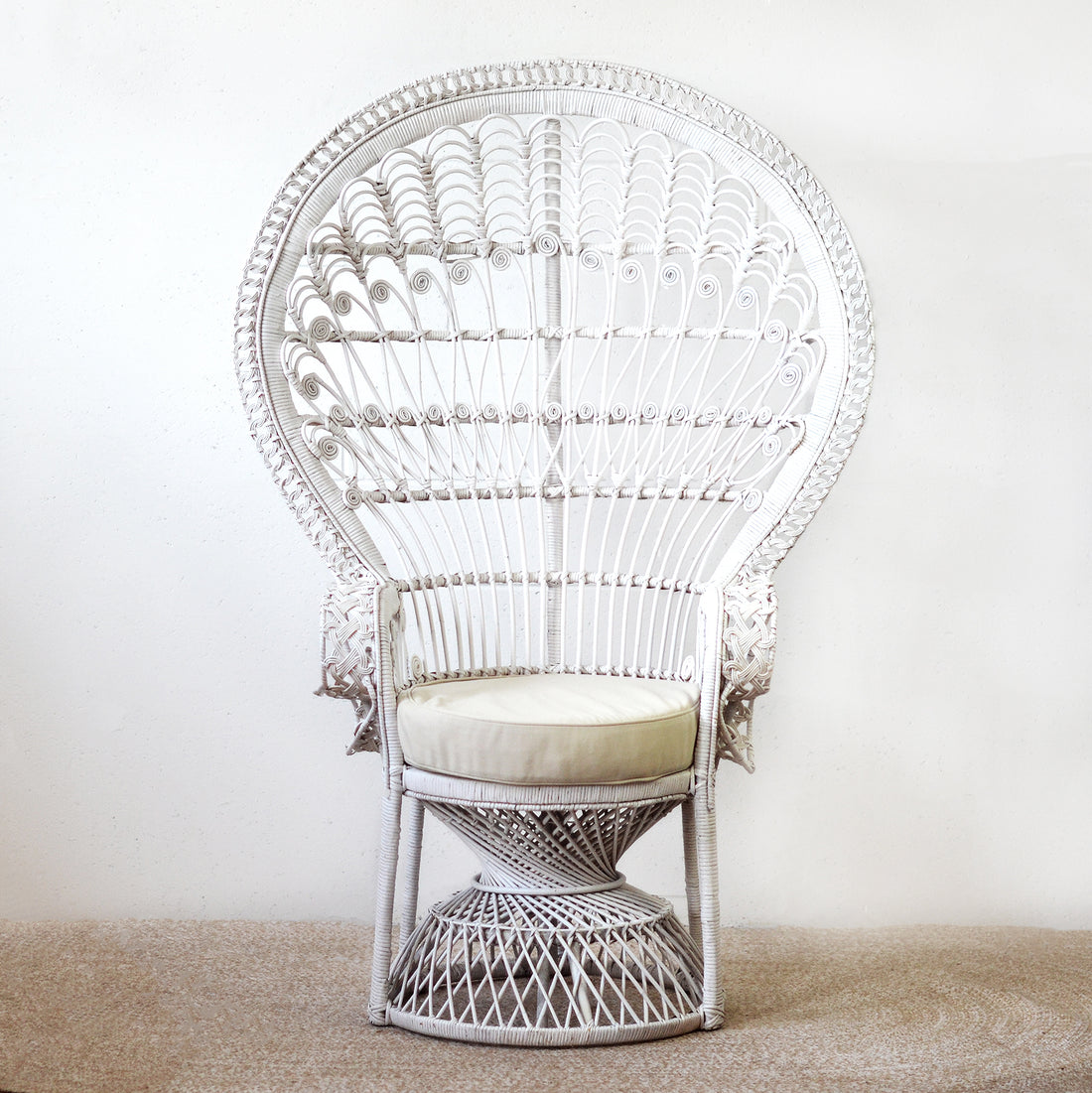 White Classic Peacock Chair