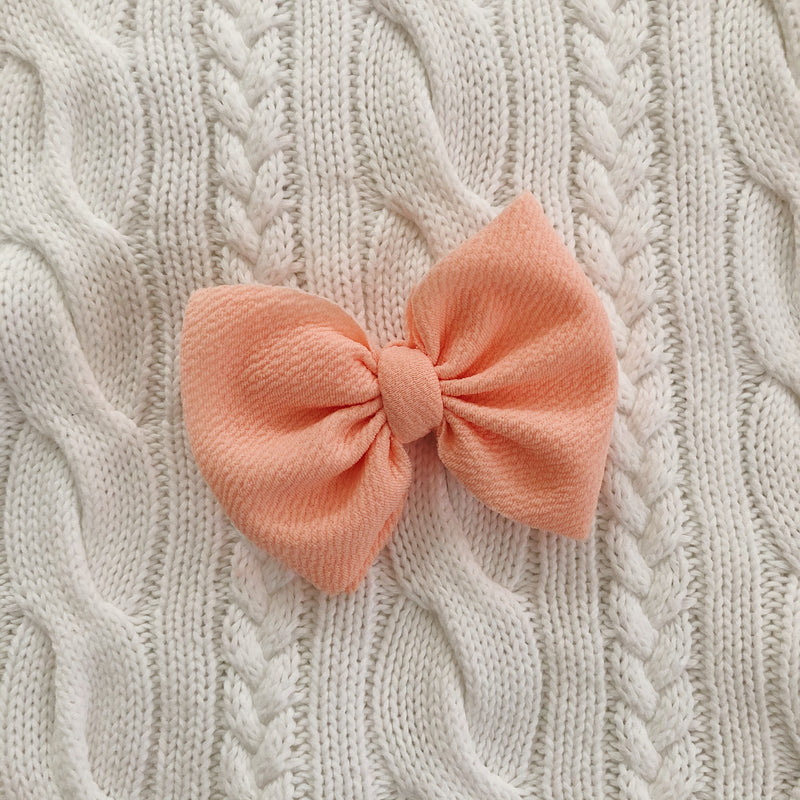 Light pink bow clip