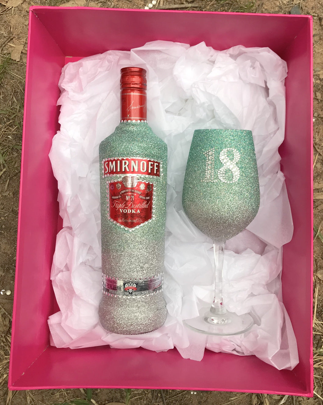 Smirnoff Full Glitter Wine Glass includes a bling