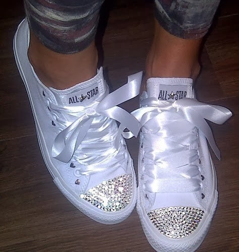 Kompatibel med kontanter levering All Star Mono Converse With Pearls Hearts Crystals & White Ribbon Lace –  Crystals By Nicole X Luxury Glam Shoes | Sneakers