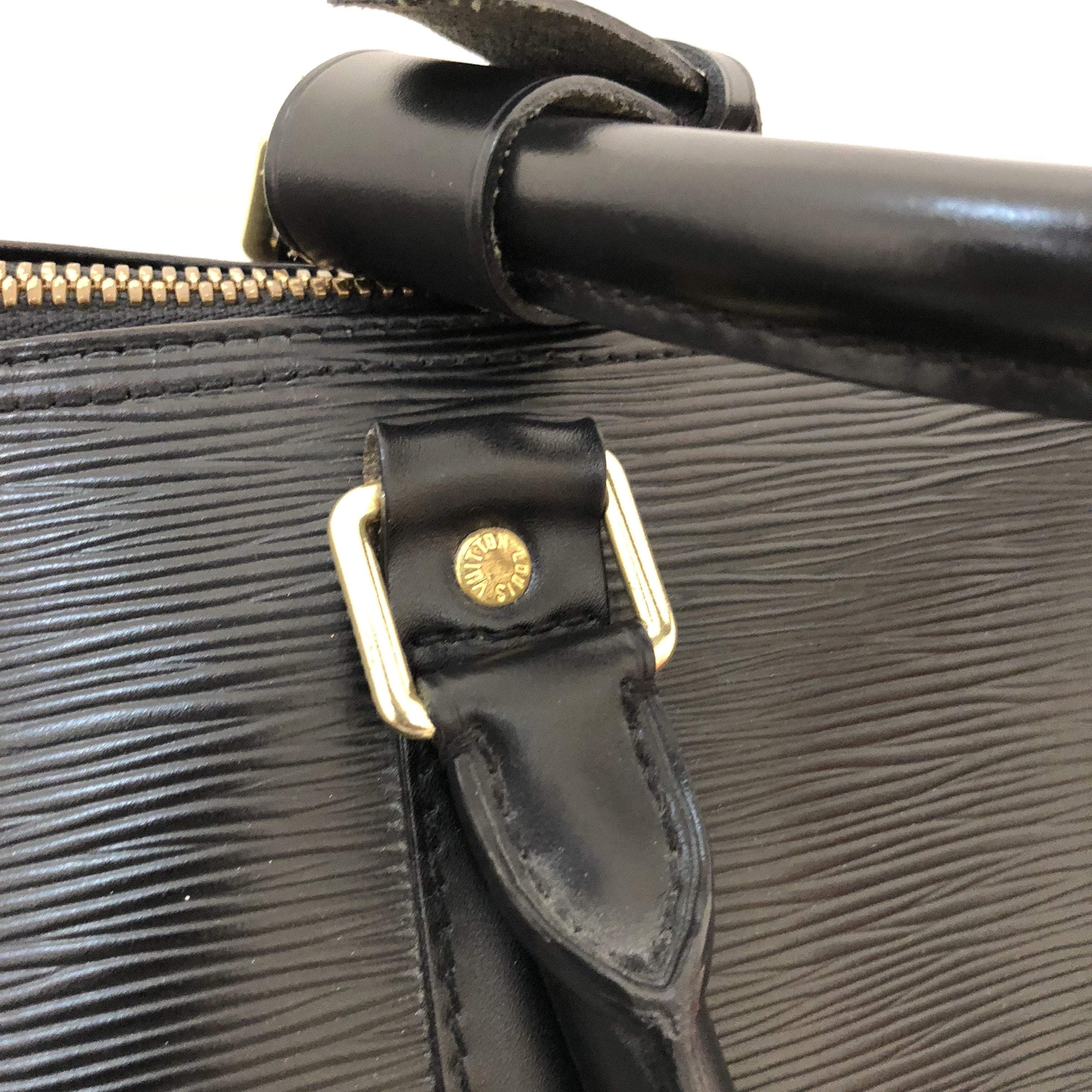 Louis Vuitton Black Epi Leather Keepall 50 – Garderobe