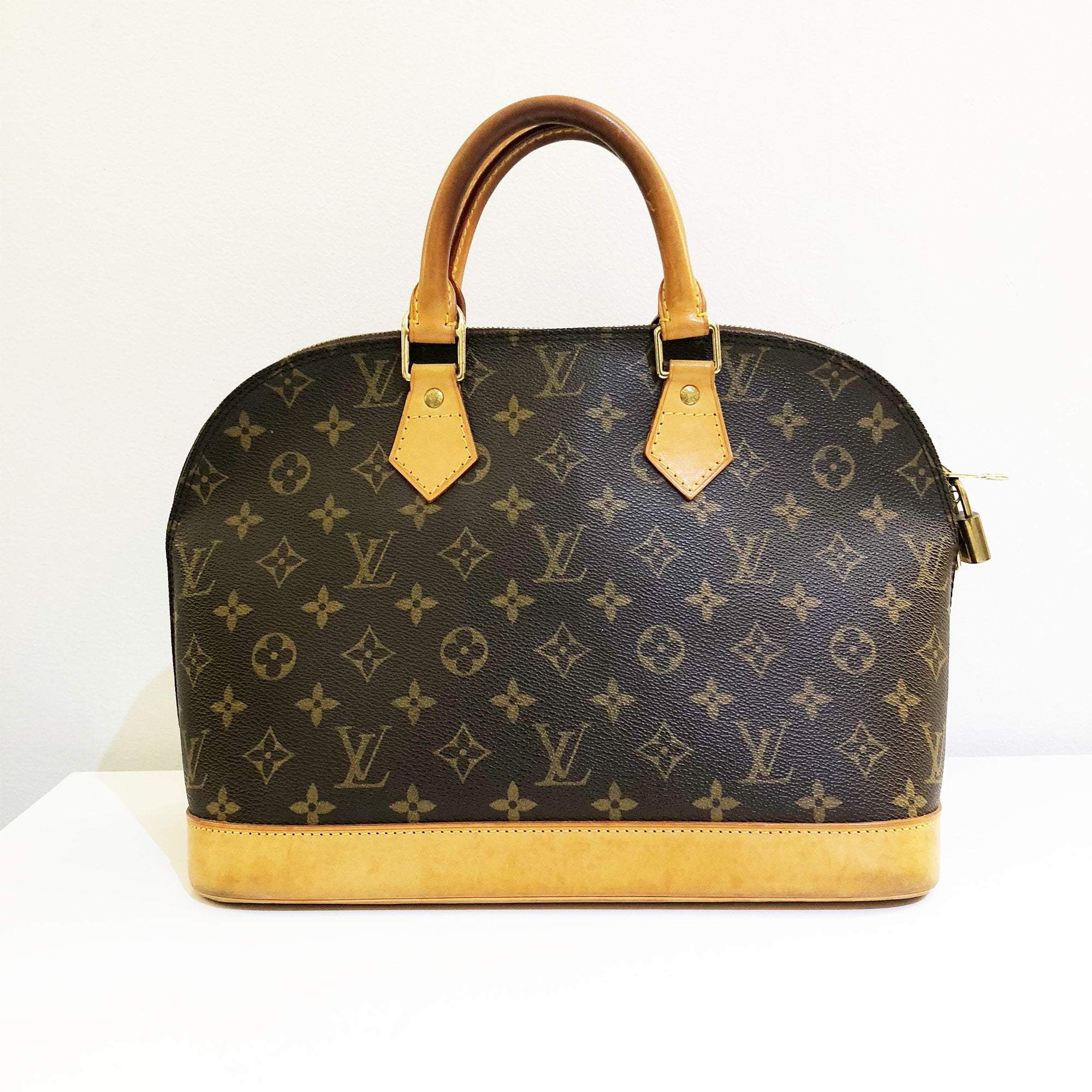 Louis Vuitton Alma monogram Bag – Garderobe