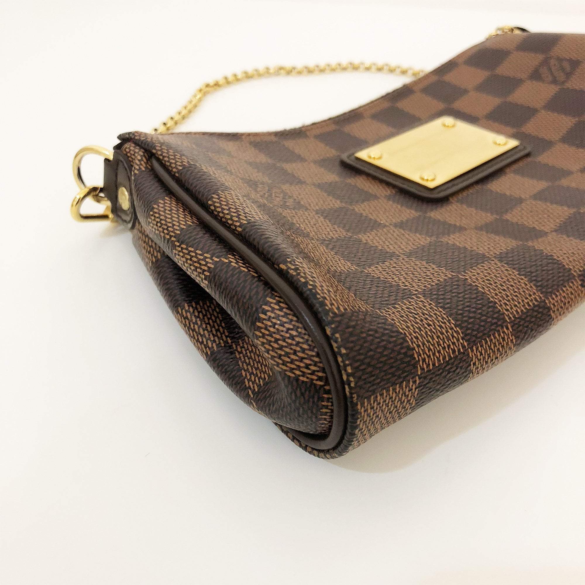 Louis Vuitton Damier Pochette – Garderobe