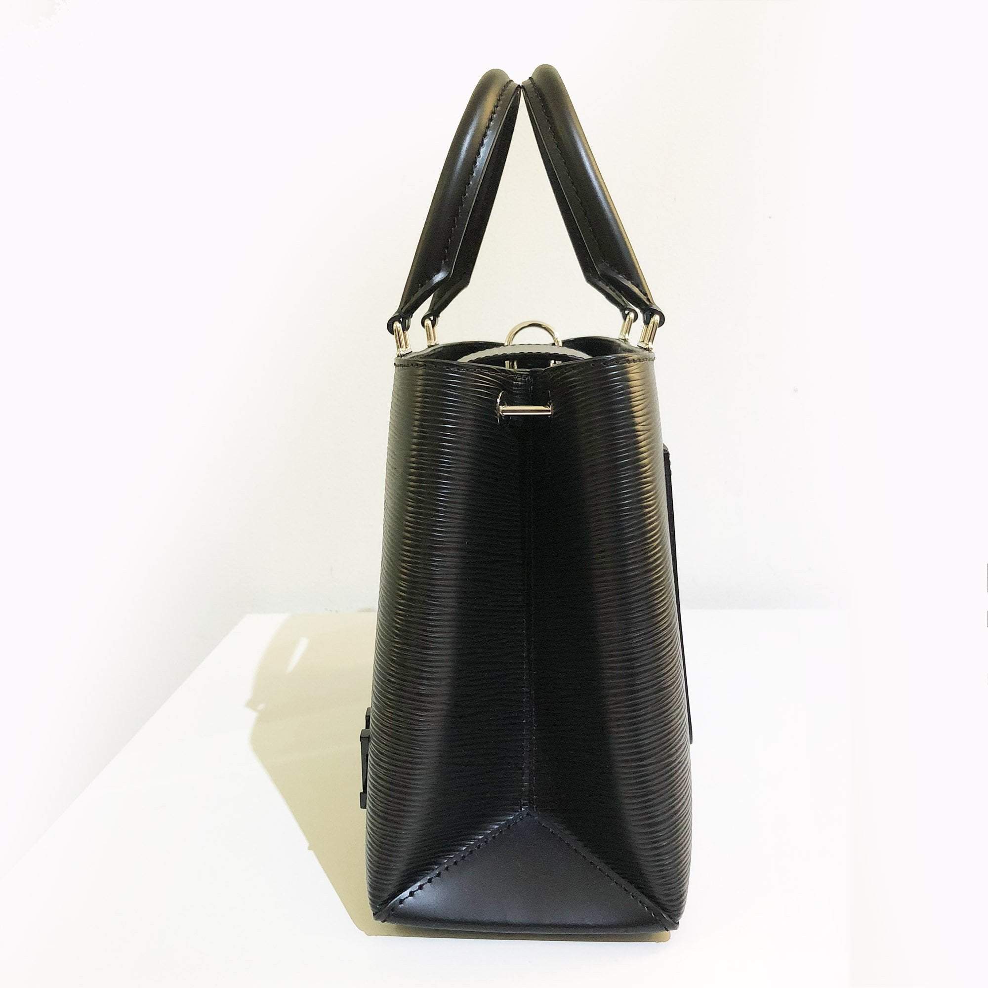 Louis Vuitton Alma monogram Bag – Garderobe