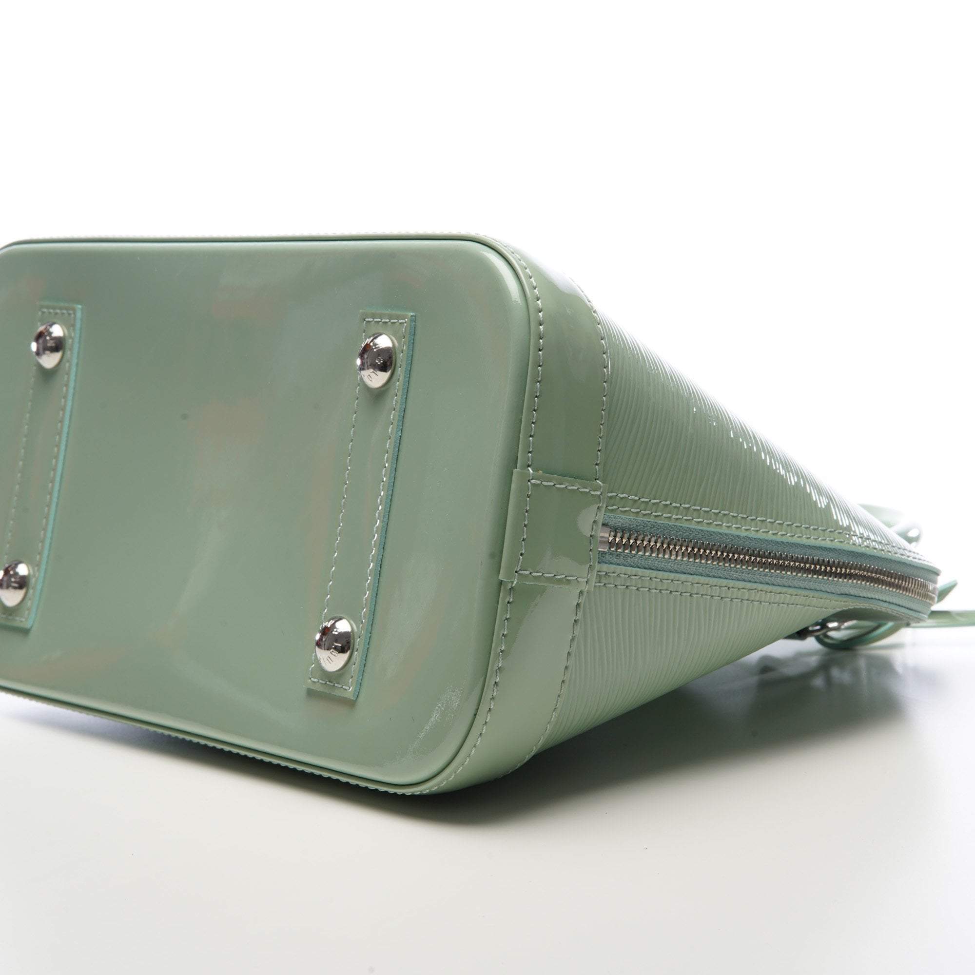 Louis Vuitton Mint Green Alma PM Bag – Garderobe