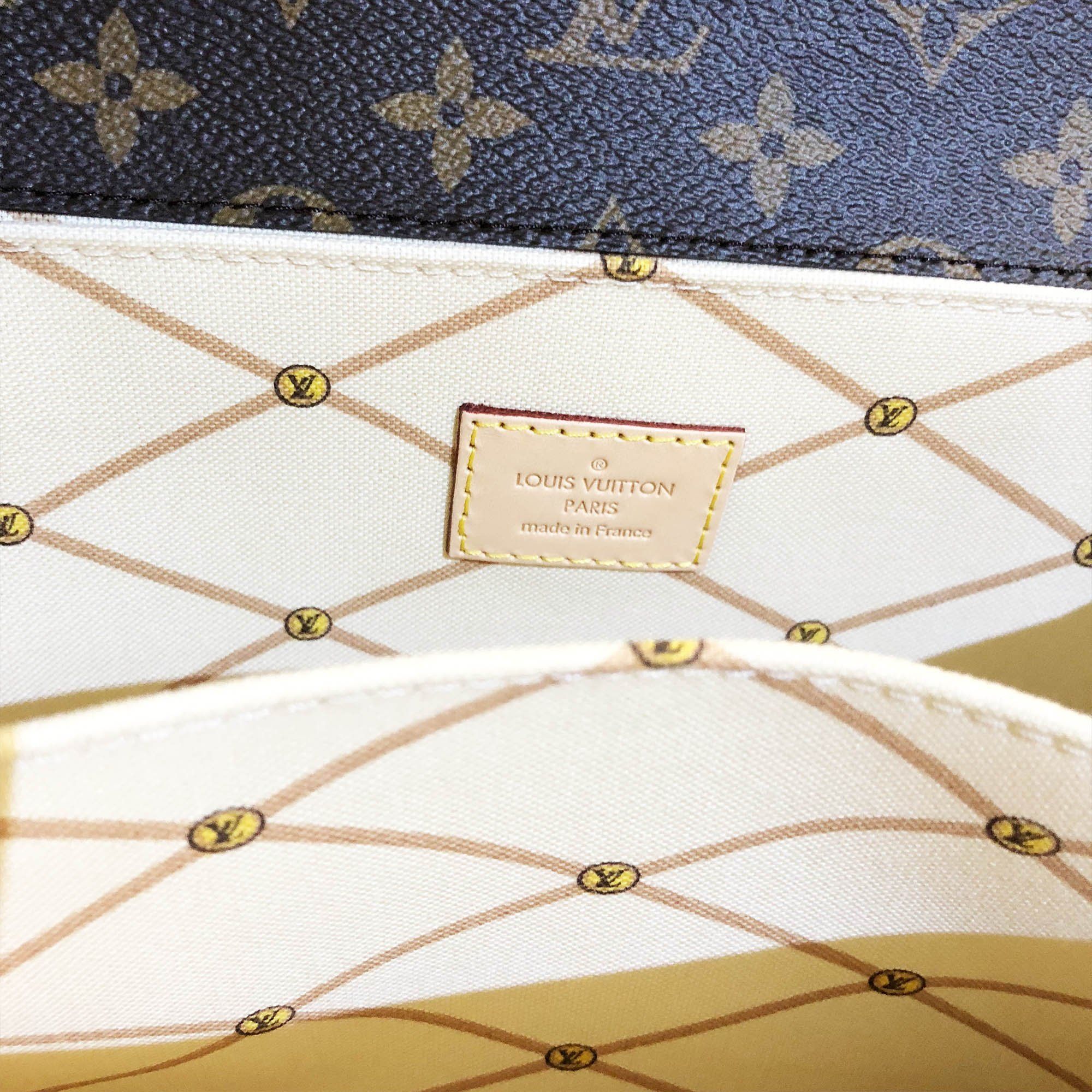 Louis Vuitton Pochette Metis Limited Edition Love Lock Monogram Canvas at  1stDibs