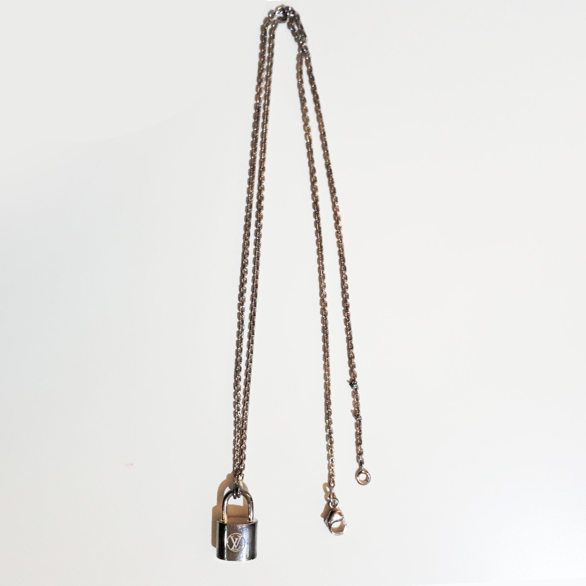 Louis Vuitton Silver Lockit Pendant Sterling Silver Necklace – Garderobe