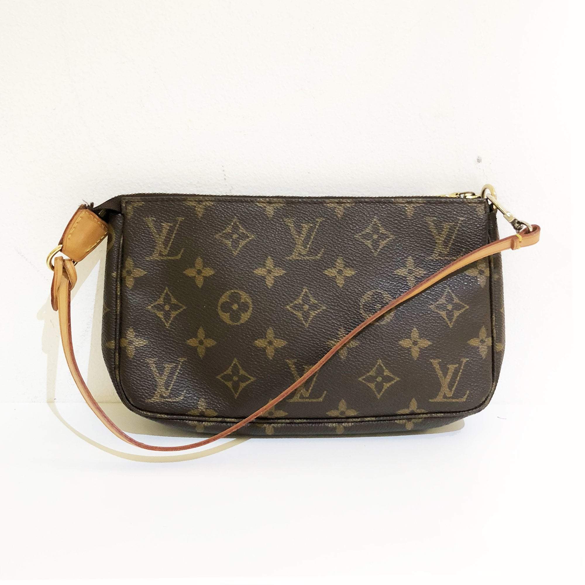 Louis Vuitton Monogram Mini Pochette – Garderobe