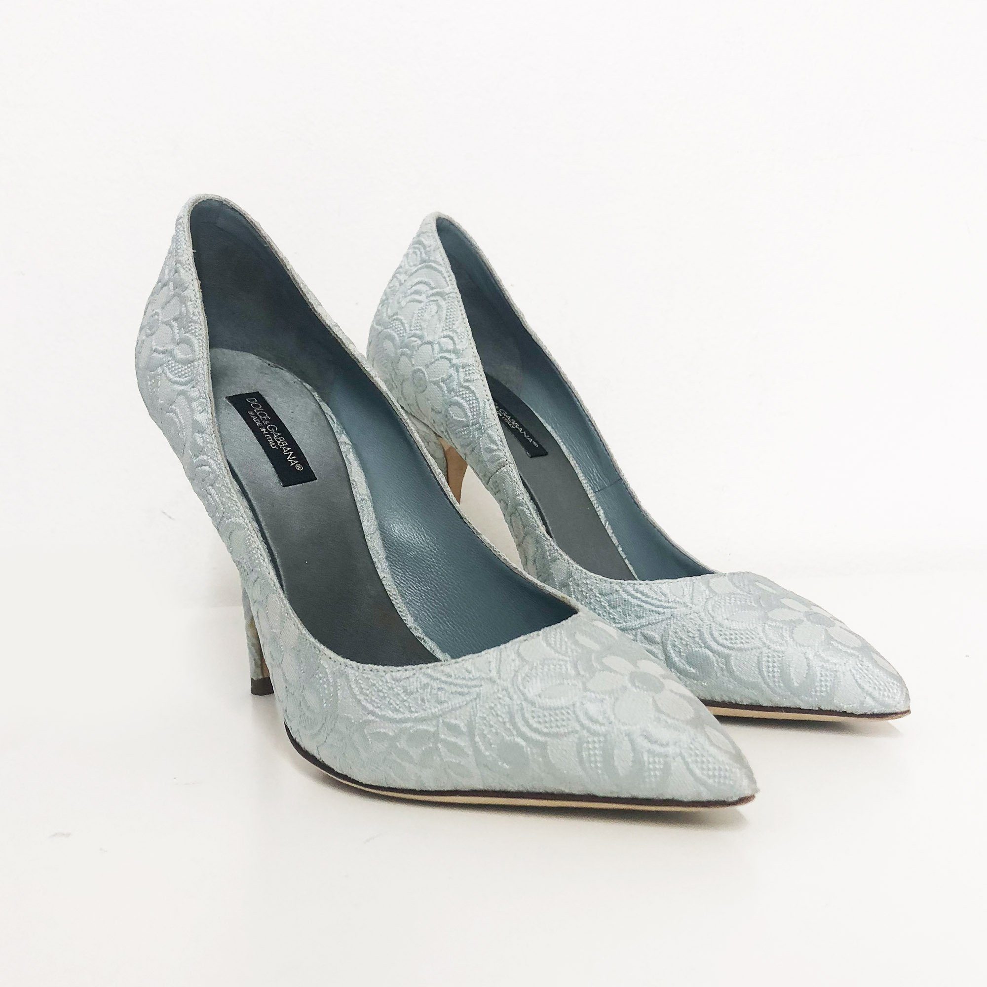 powder blue pumps