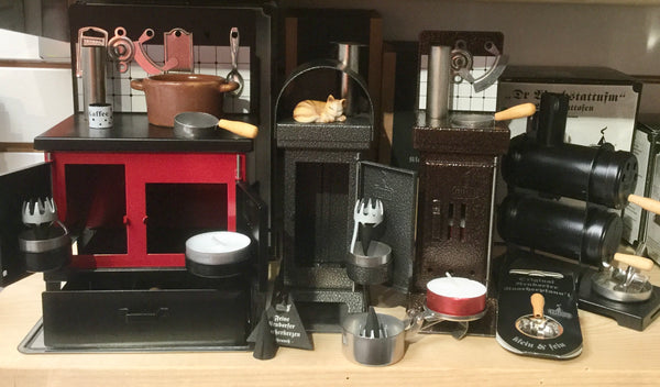 tiny ovens and kitchen stoves