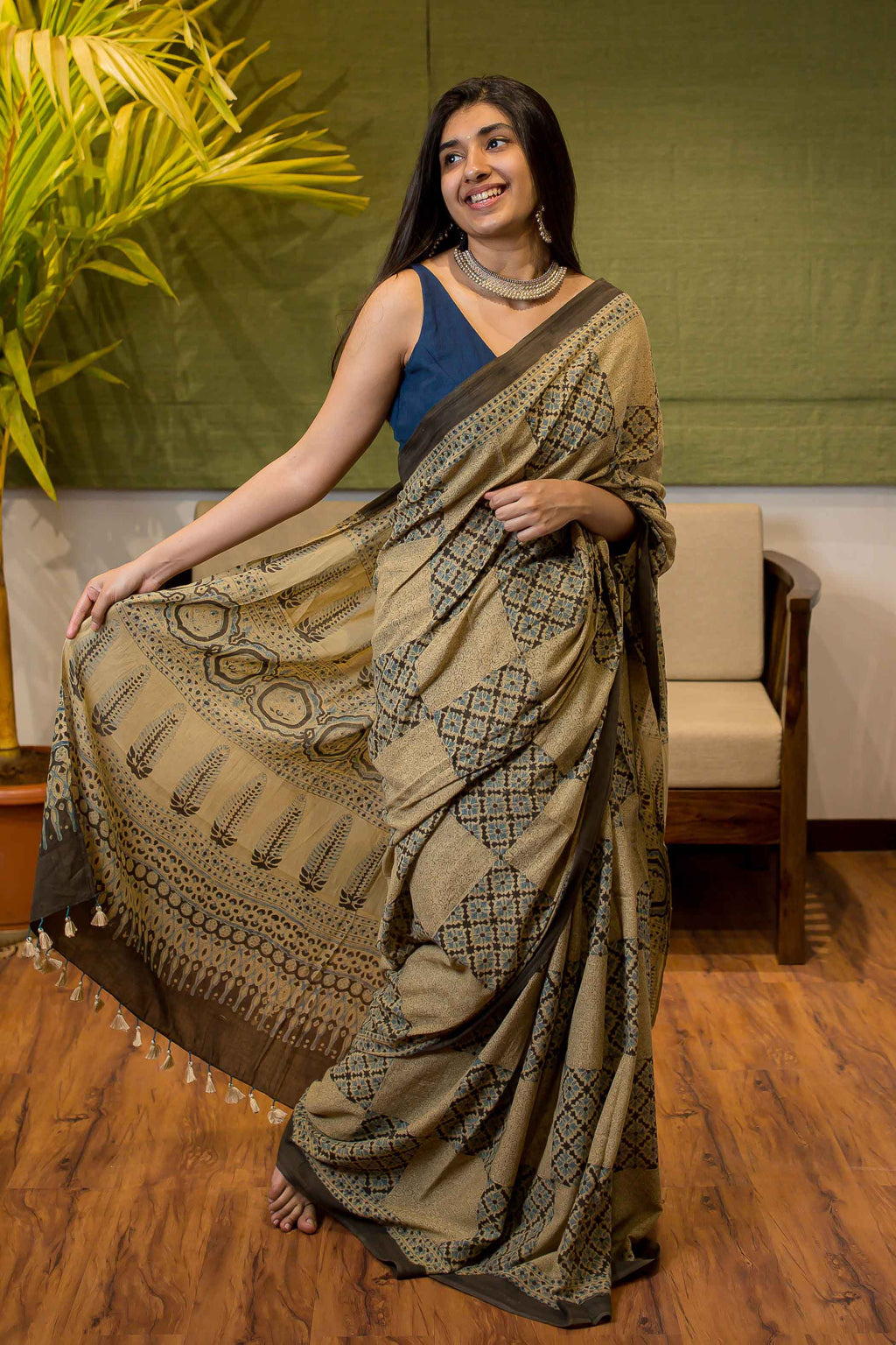 Indigo Handwoven Sleeveless Blouse – THE INDIAN ETHNIC CO.