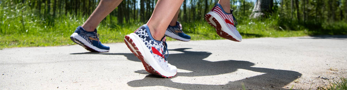 brooks old glory running shoes