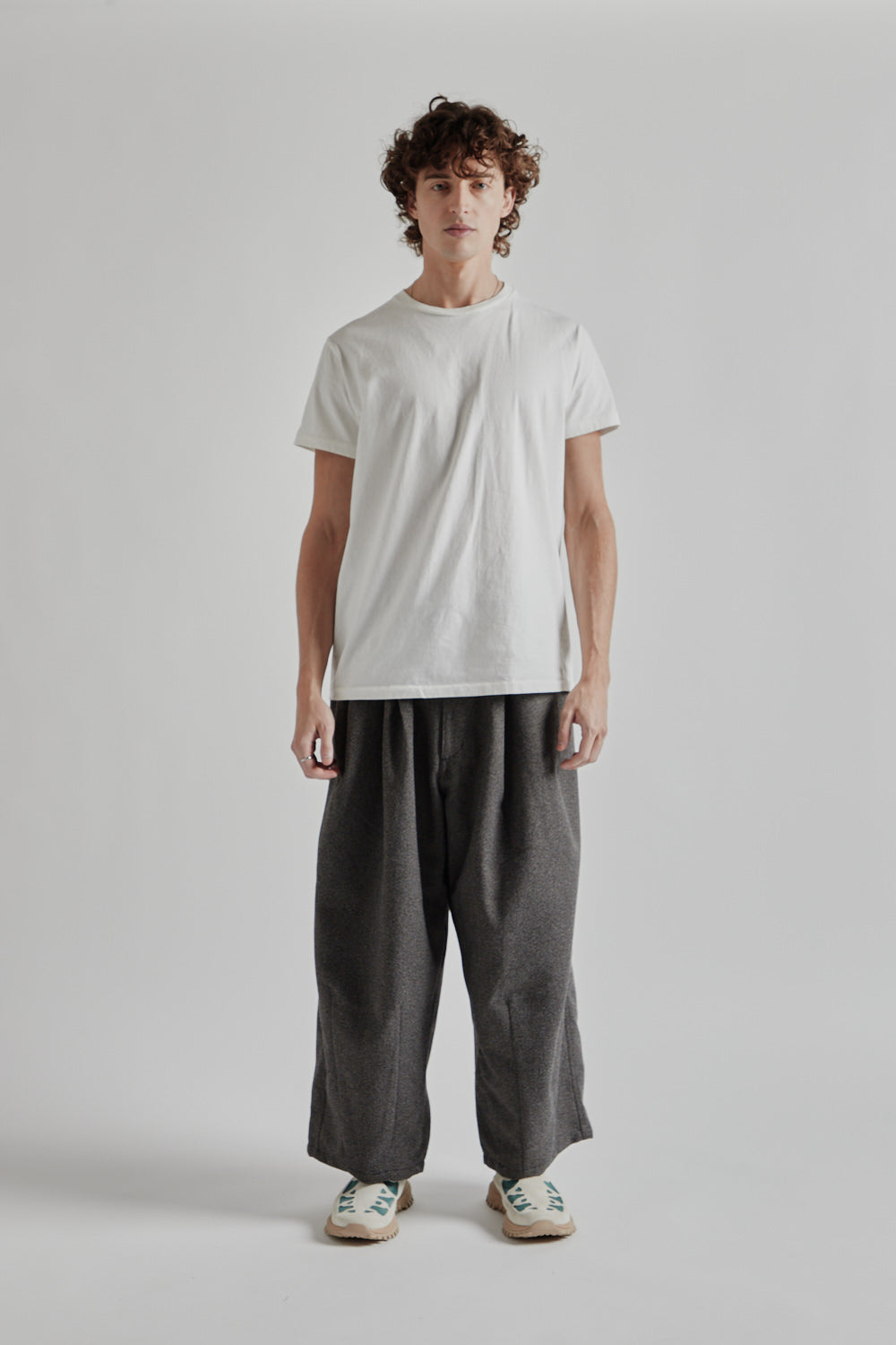 is ness Tech Tweed Balloon Pants Gray 02