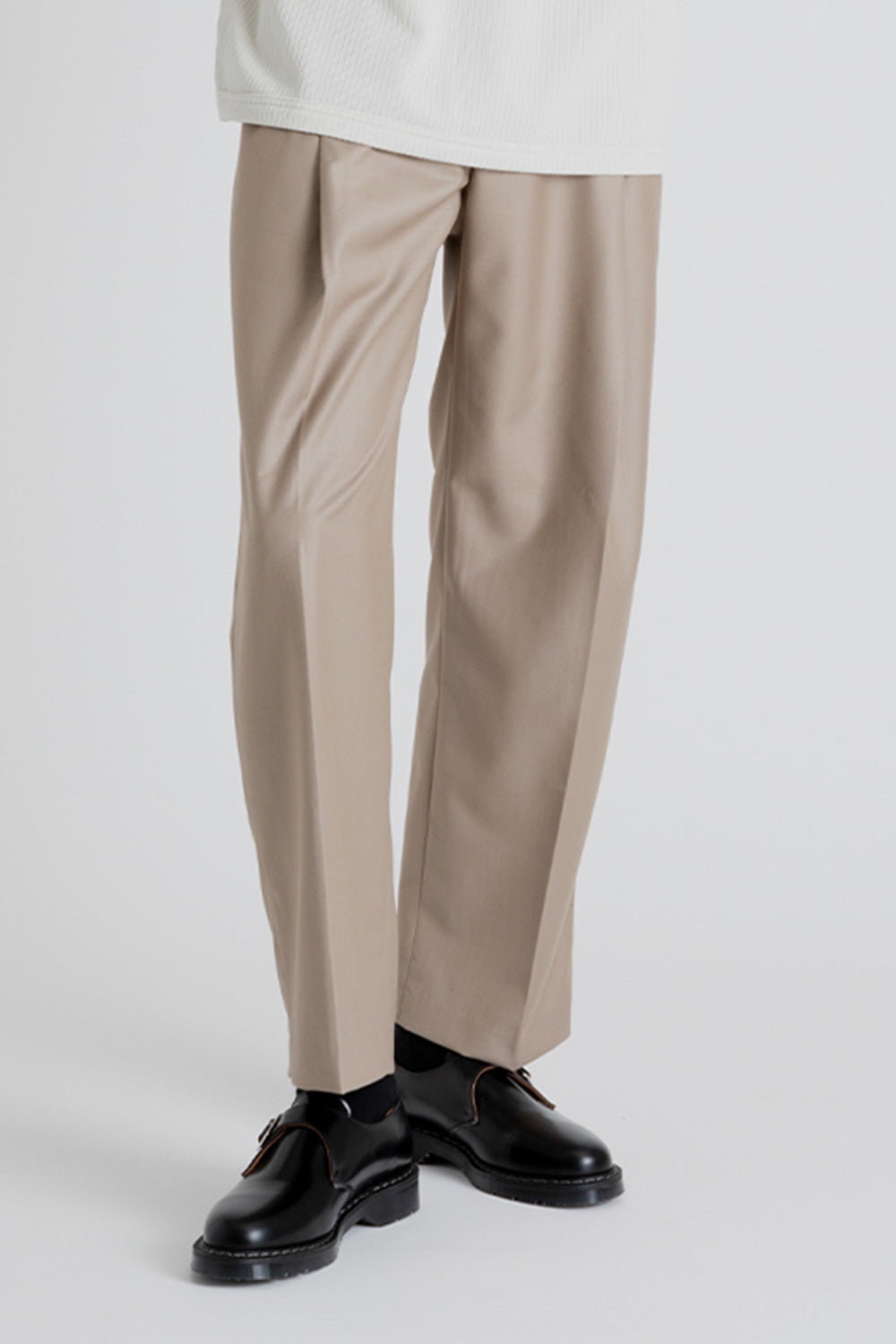 OG One Tuck Wide Slack Pants - Beige