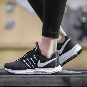 nike run swift w