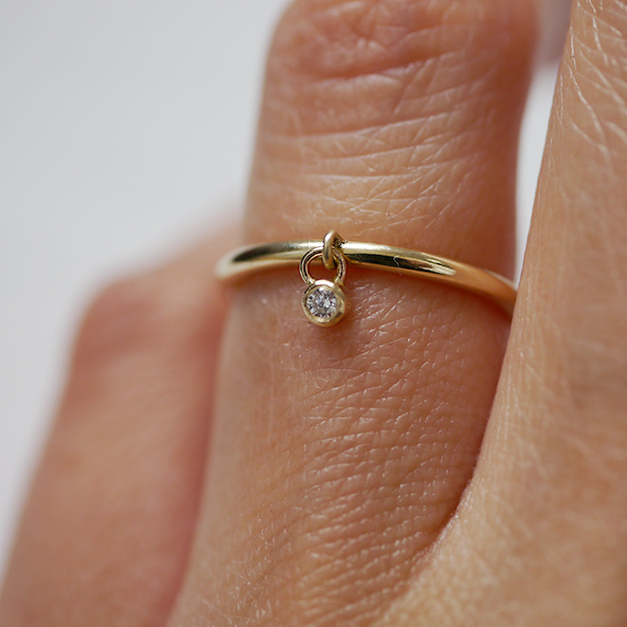 simple diamond gold ring