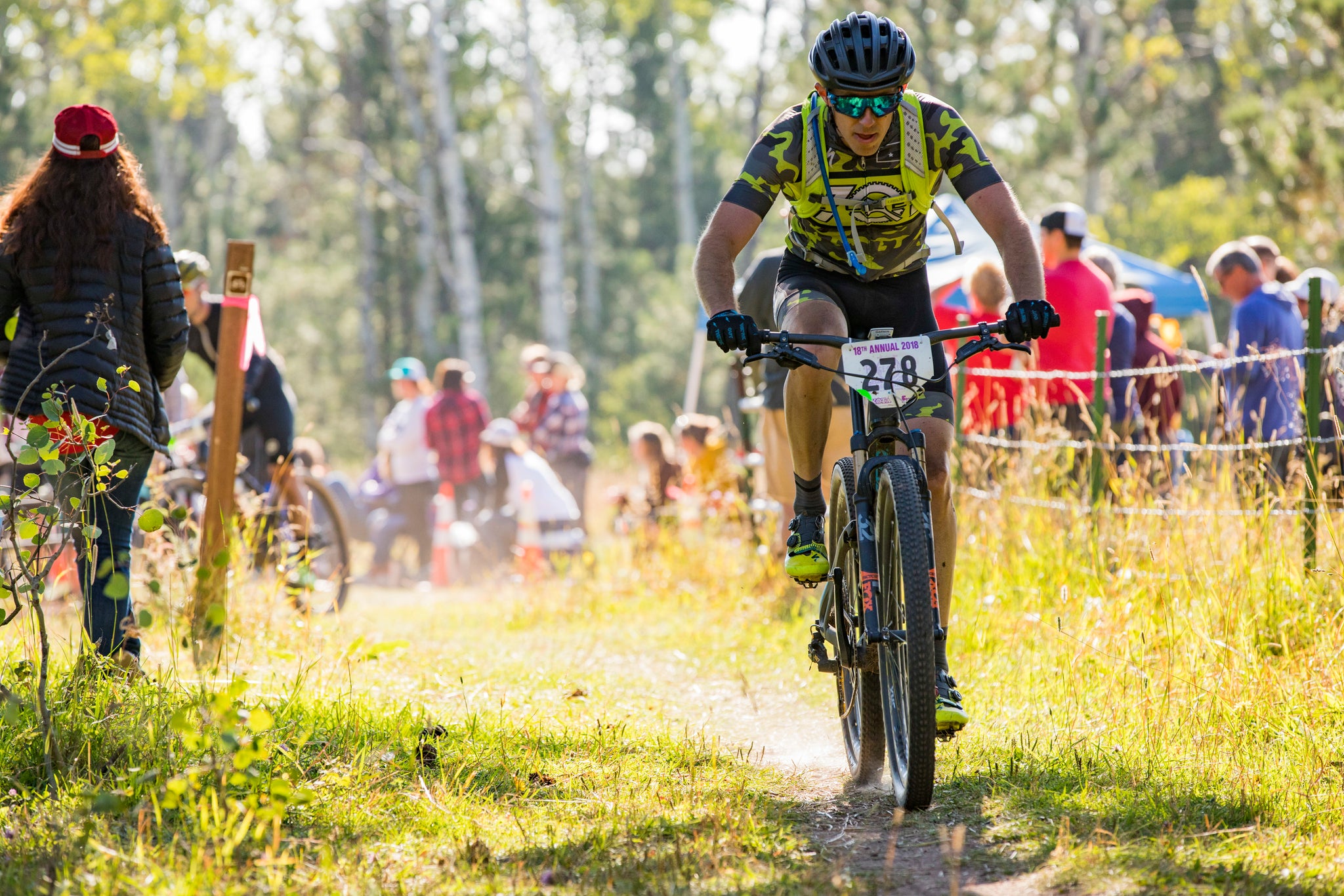 Cross country mountain biker in the Dakota 5-0 race