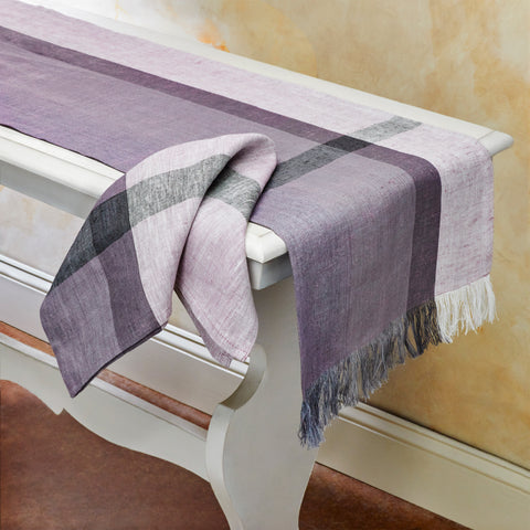 Purple table runner and napkins