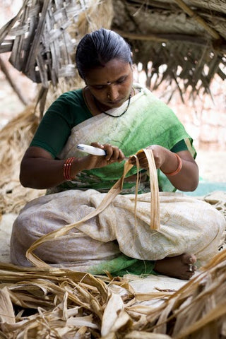 banana fiber artisan