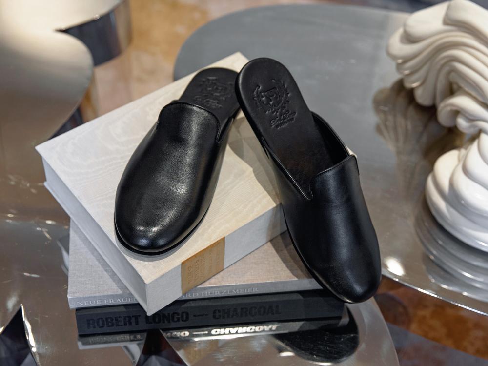 Women's Black Leather House Slipper