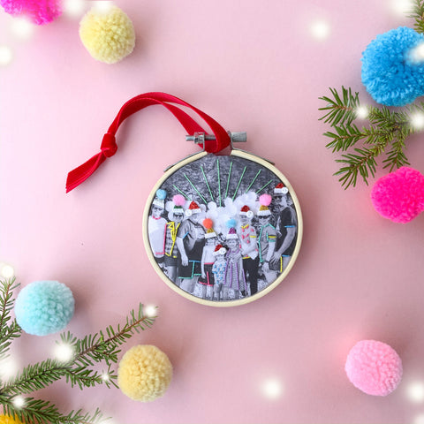 Photo Christmas bauble with photo of family