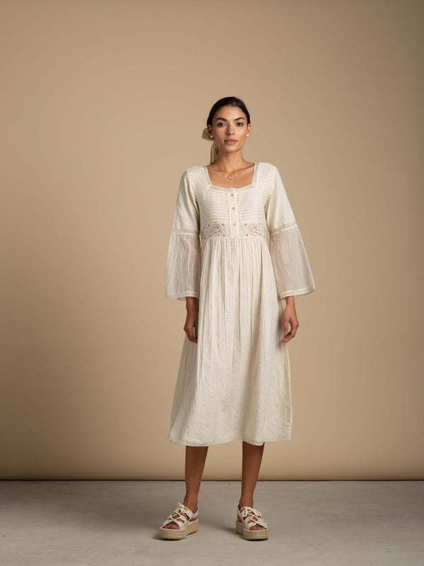 Antique White Scallop Tier Dress – BunaStudio