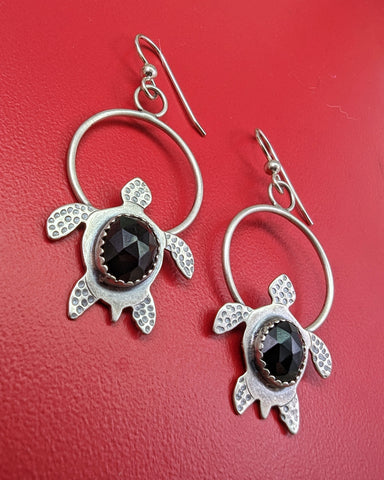 Sea turtle earrings with rosecut onyx centers