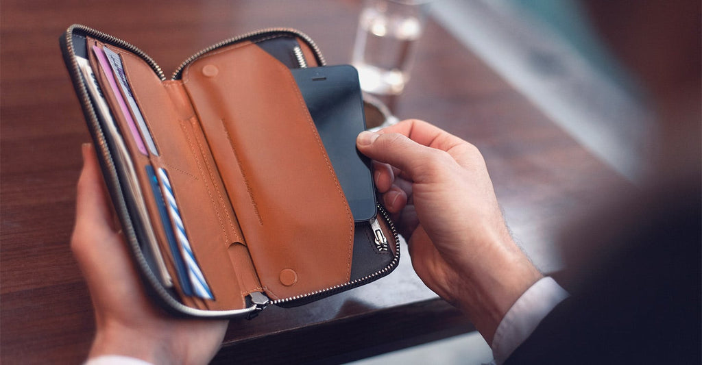 Bellroy ベルロイ Carry Out wallet SIMカードポケット付き