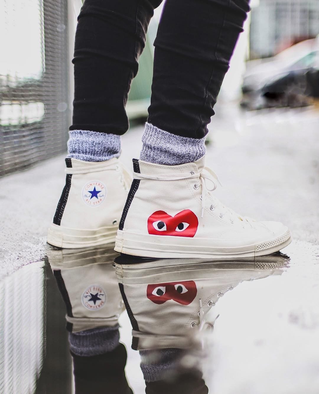 converse cdg white on feet