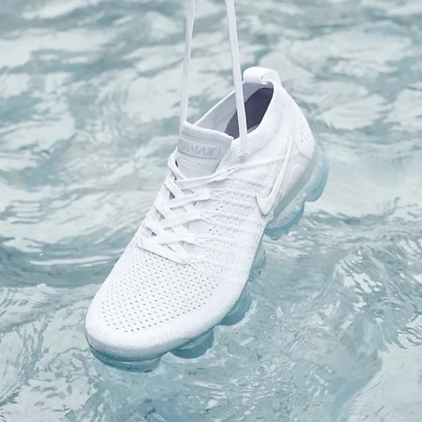 vapormax 2 triple white