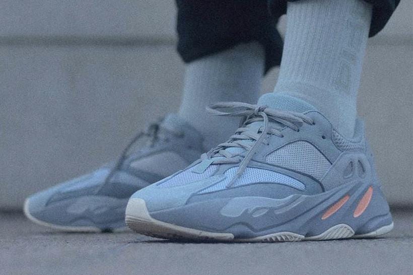 YEEZY BOOST 700 \