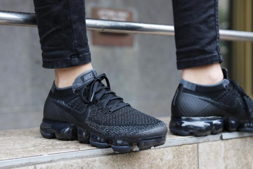 vapormax triple black