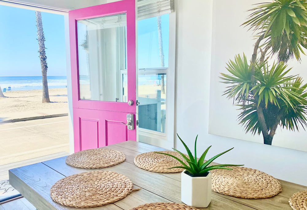 Pink Door, Chic Beach Cottage with HUGE Sandy Beach, Oceanside, CA
