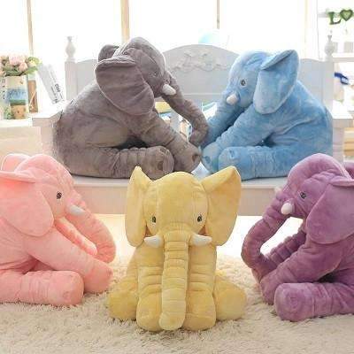 elephant en peluche geant