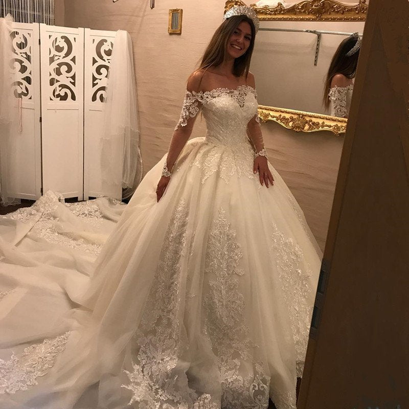 huge ball gown wedding dress