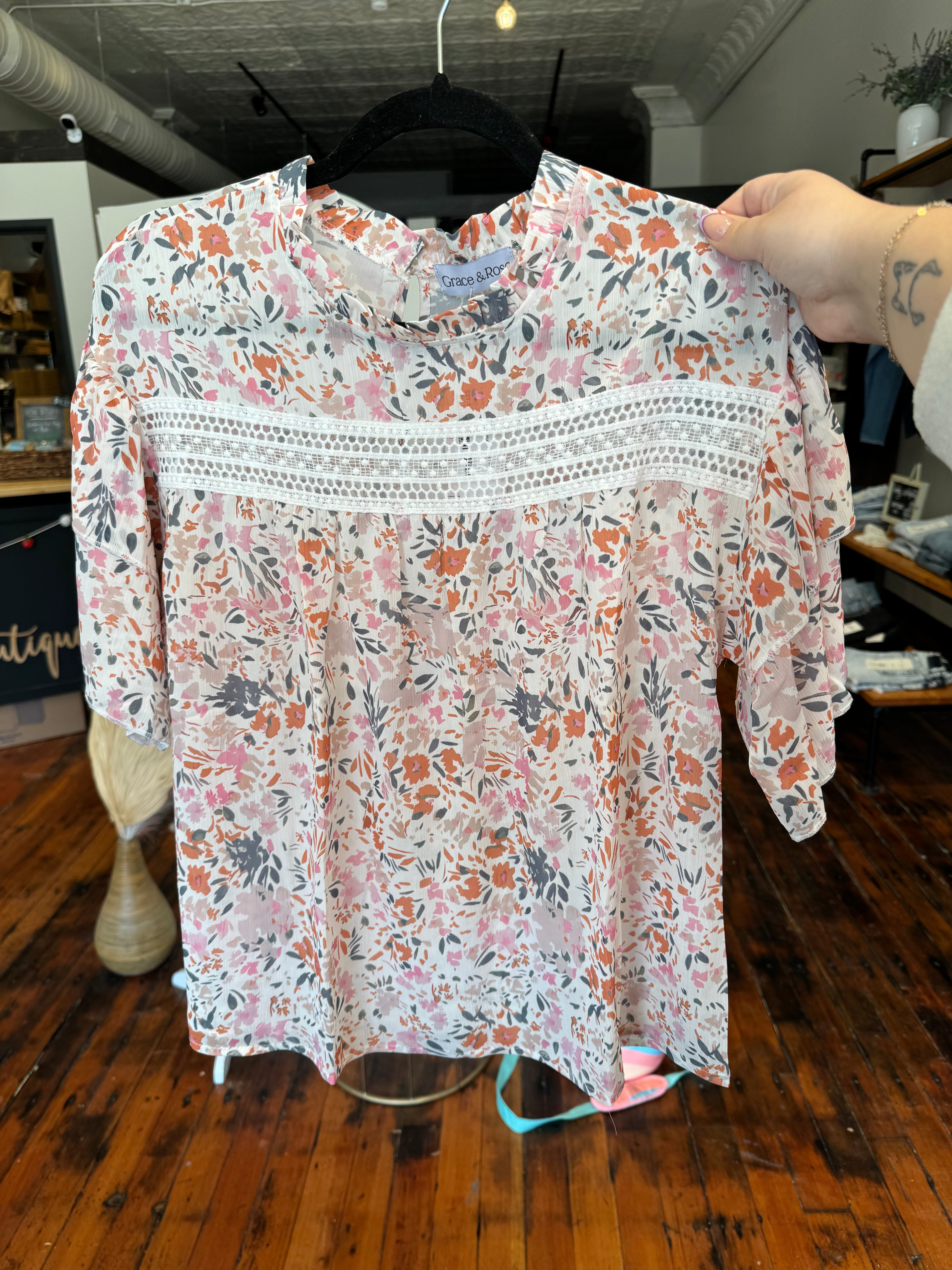 Charleston Floral Lace Detail Short Sleeve Top