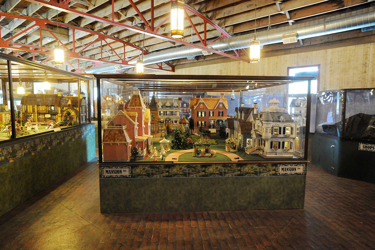 miniature dollhouse museum