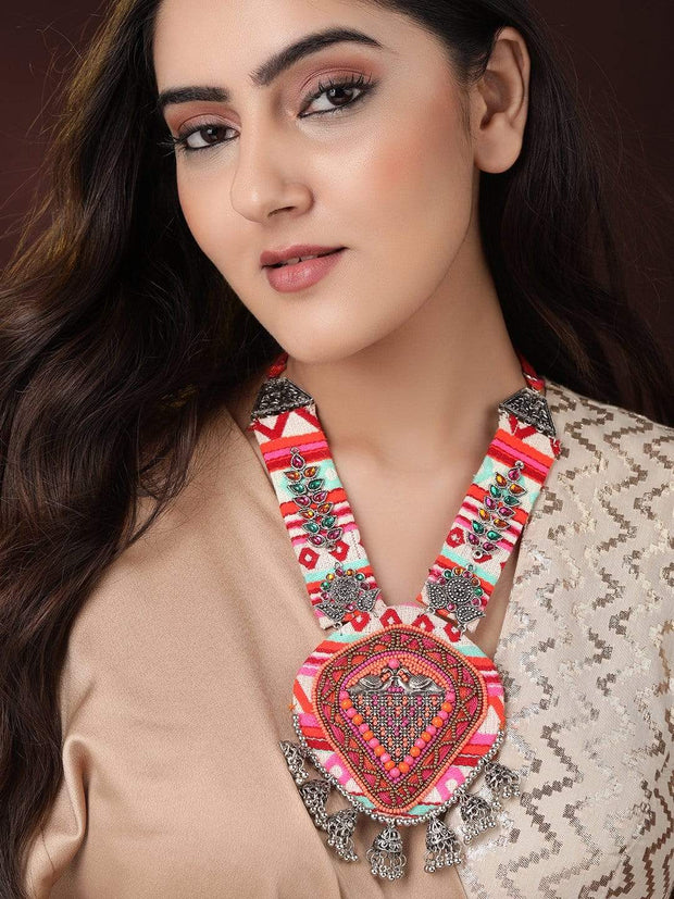  MULTI COLOURED OXIDISED BEADED NECKLACE WITH COTTON KURTI
HOW TO WEAR OXIDISED JEWELLERY