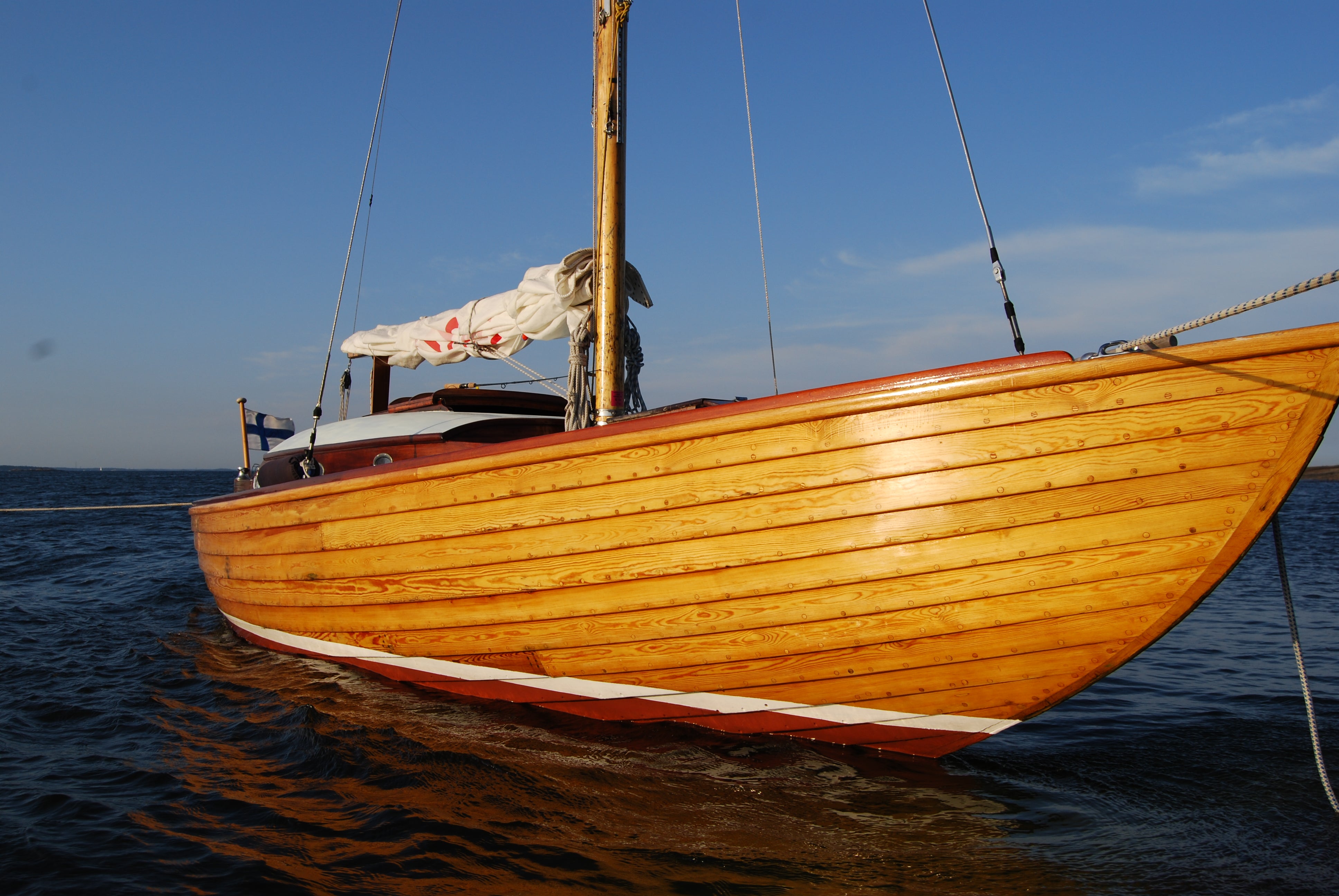 Le Tonkinois Linseed Oil Varnish Wooden Boat