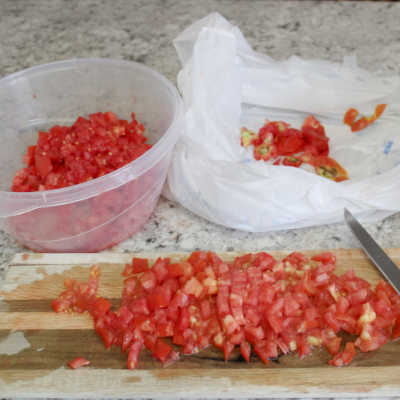 cutting fresh tomatoes