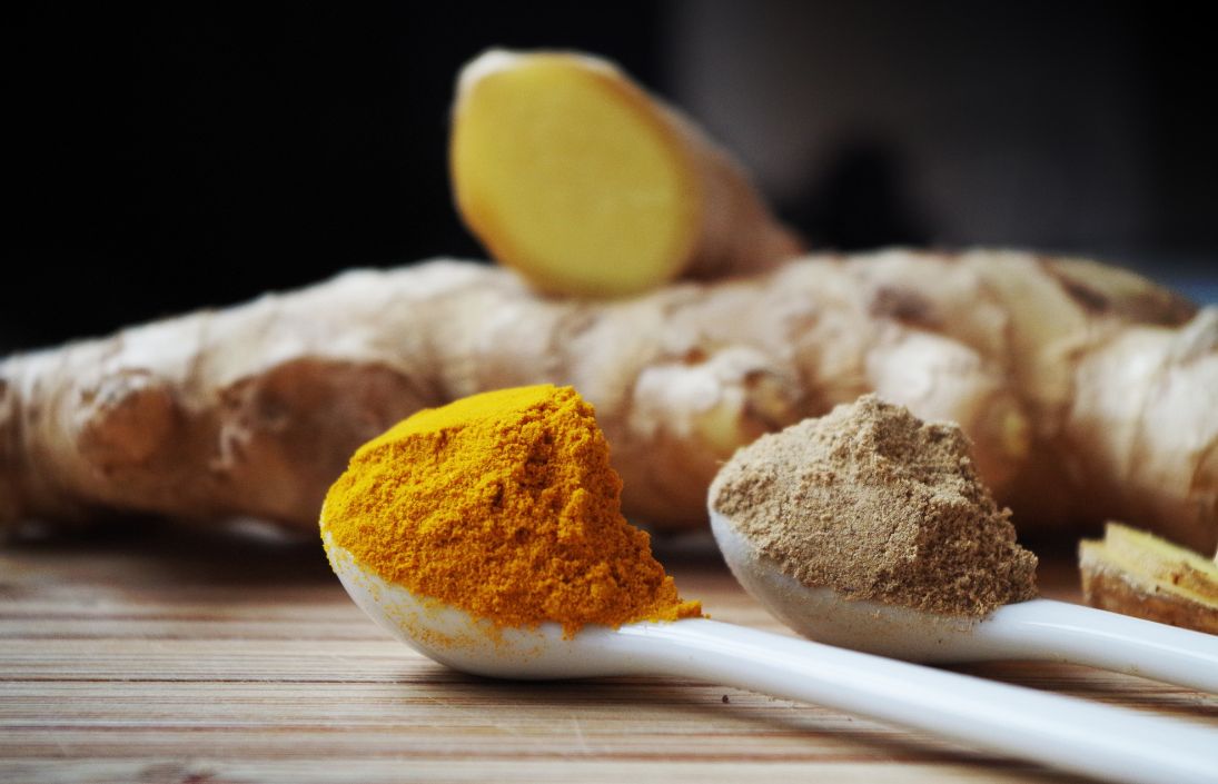 anti-inflammatory-herbs-ginger-and-turmeric