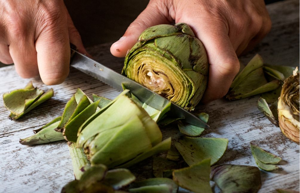 preparing-globe-artichoke