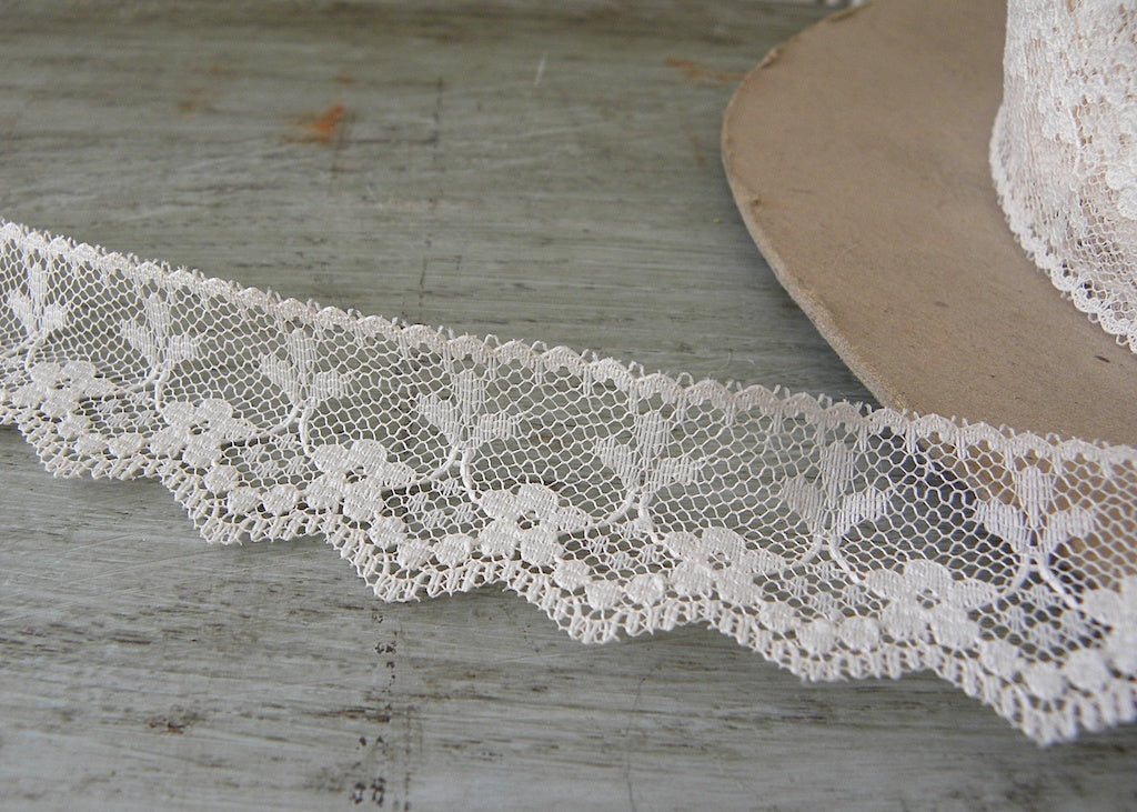 spool lace trim