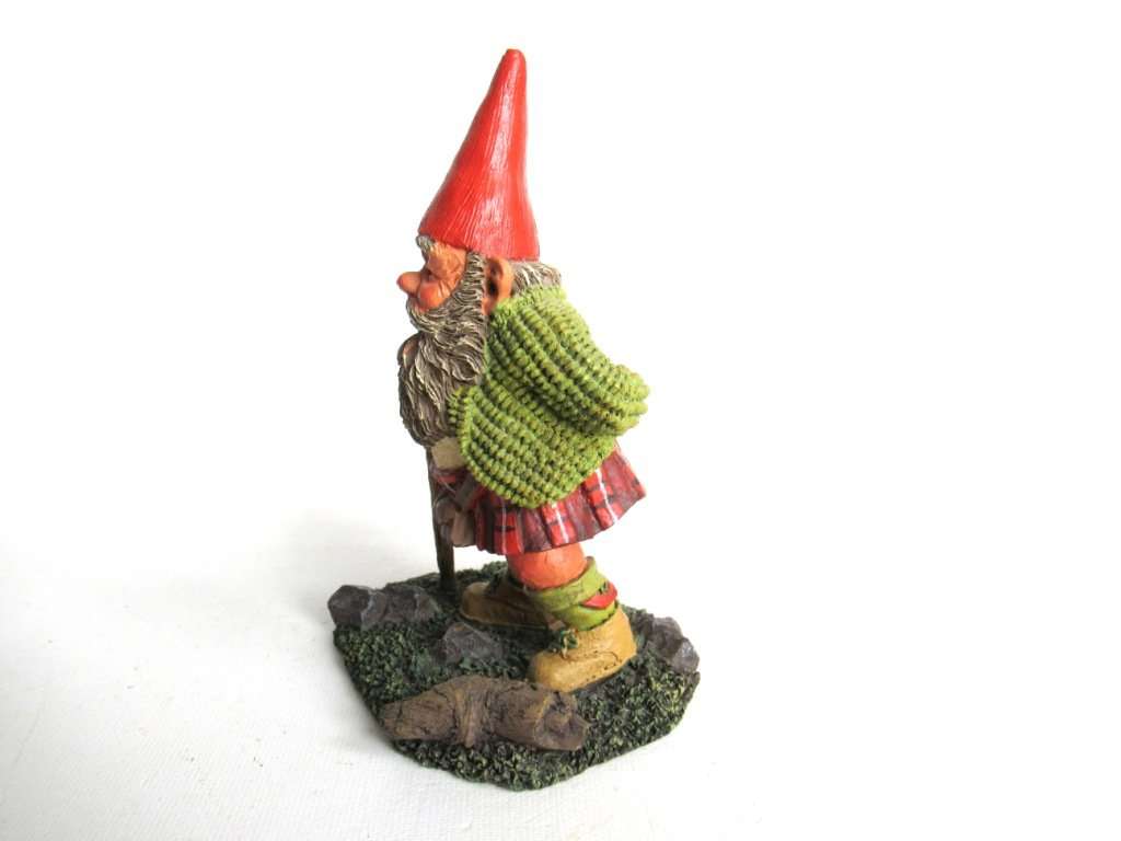 Classic Gnomes 'Scott' Gnome with Kilt after a design by Rien Poortvli ...