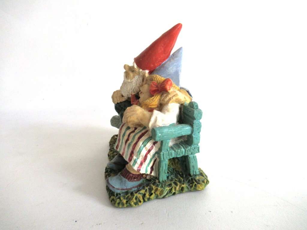 Download 'Love Forever' Gnome Couple in love after a design by Rien ...