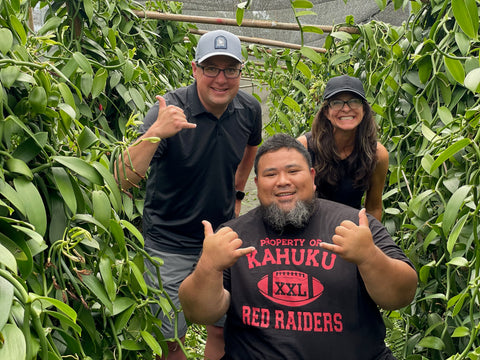 Paul y Jill con uno de sus granjeros hawaianos