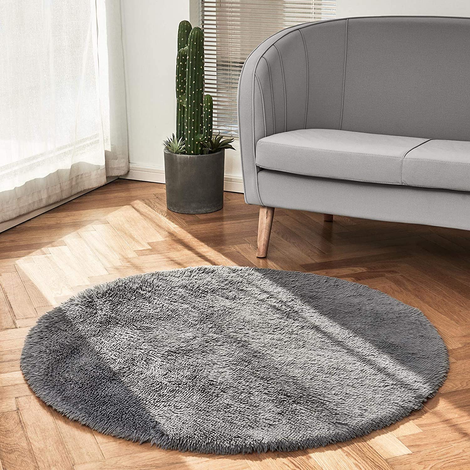 Machine Washable 4x4 Feet Round Area Rug for Bedroom, Dorm Room, Fluff