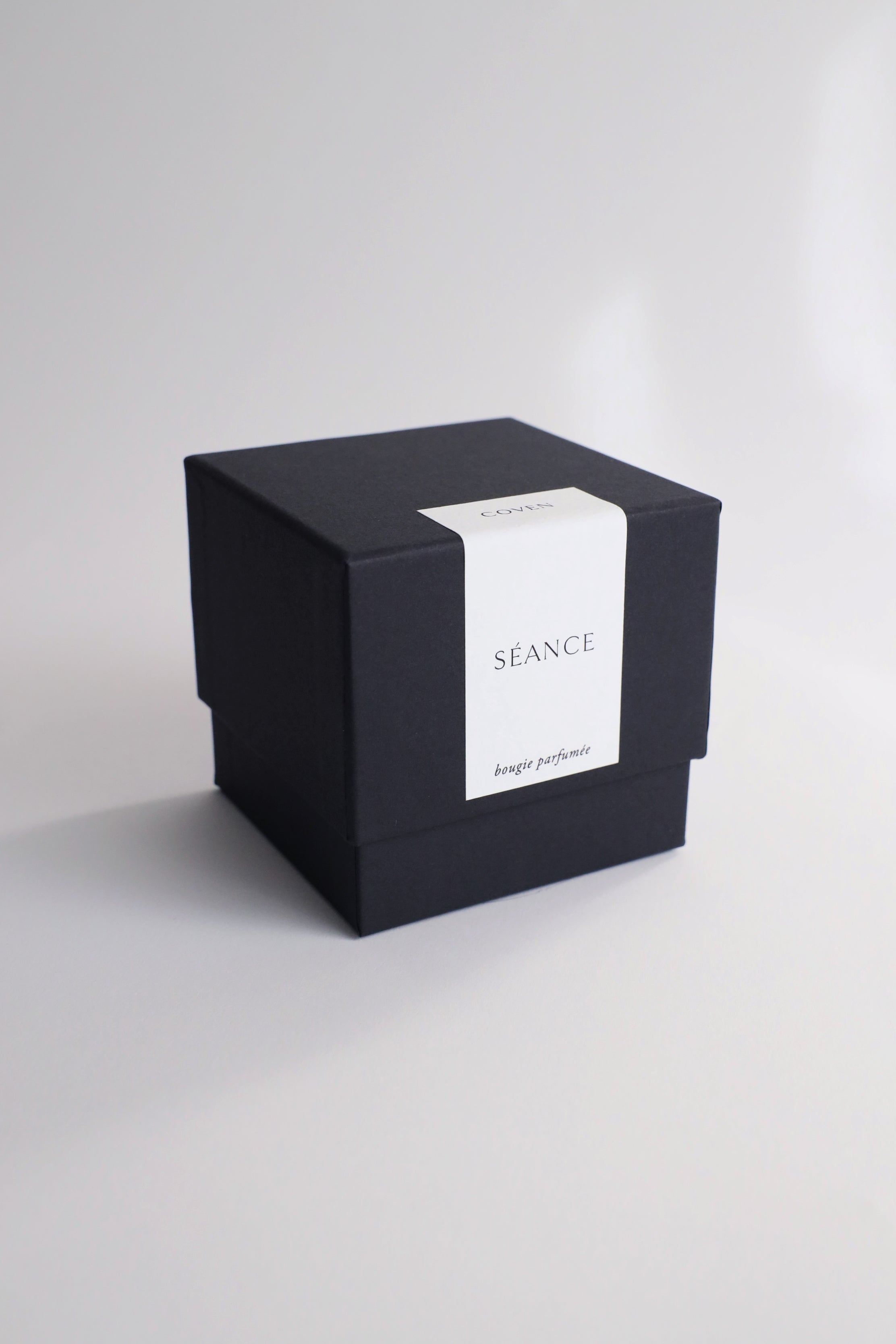 Coven Séance Candle - Wooded Amber Santal – Aquelarre Shop