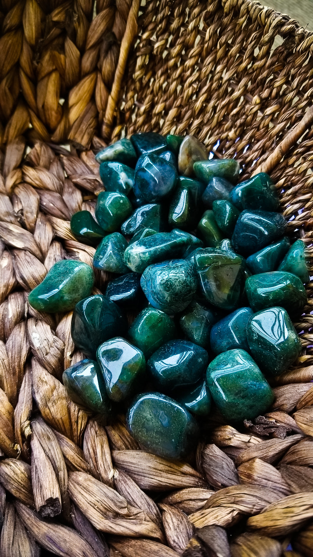 Moss Agate || Crystal Tumble || Abundance || Self-esteem – Moon Magick