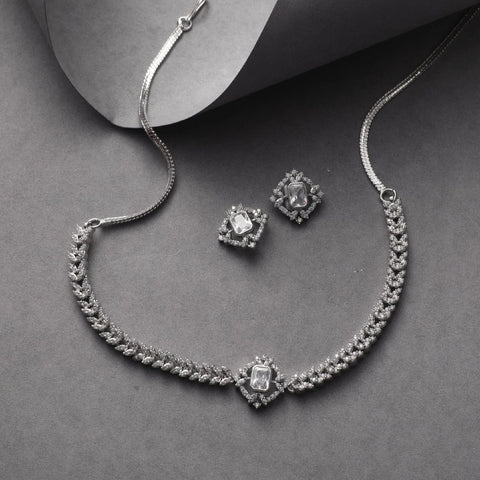 An image of a pendant choker set.